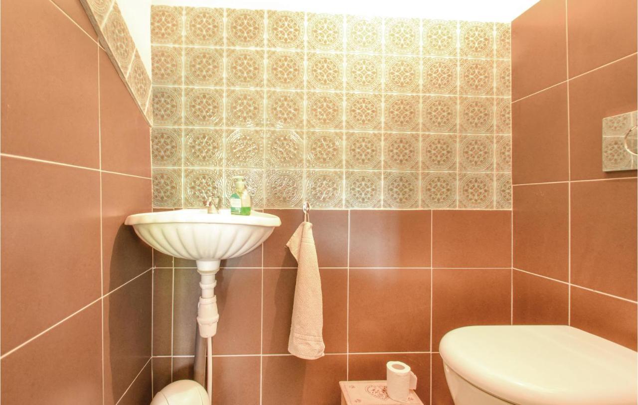 Lovely Home In Charritte De Bas With Wifi المظهر الخارجي الصورة